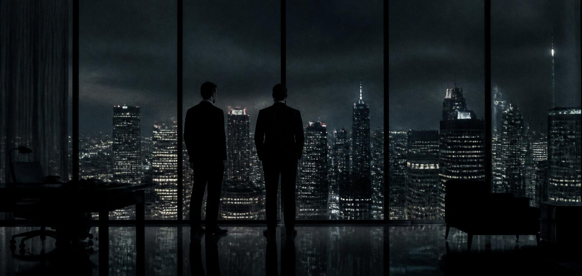 Vista noturna de um centro empresarial